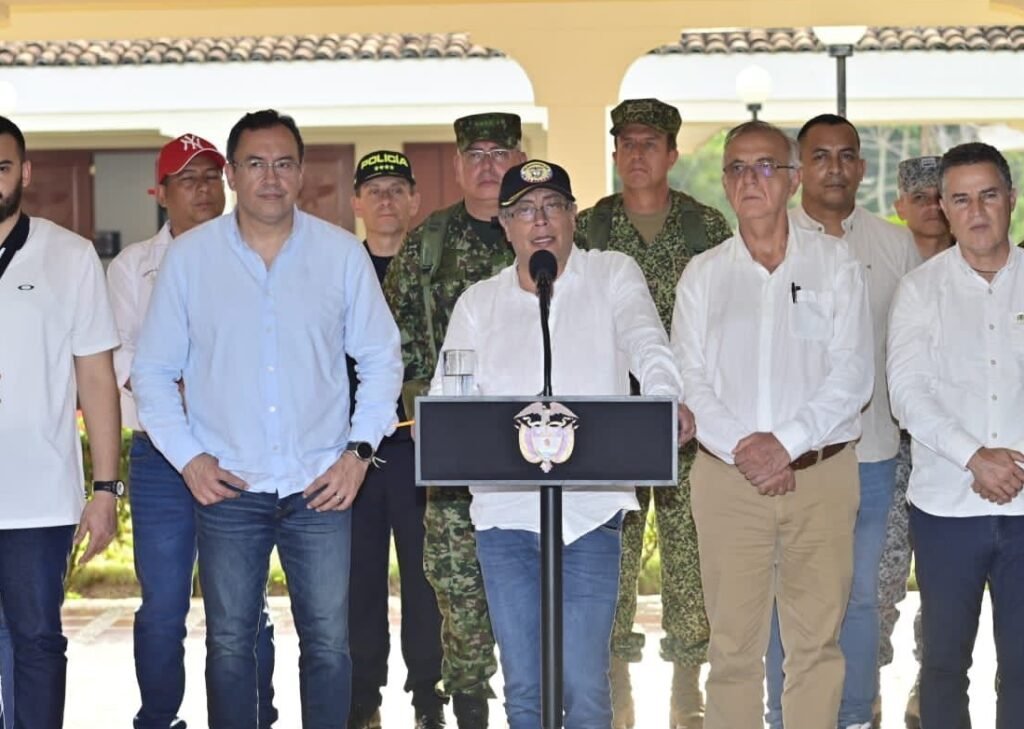 Paro En El Bajo Cauca Petro Orden A La Fuerza P Blica Copar El