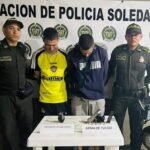 Capturan a dos sujetos con armas en Soledad: pretendían intimidar a conductores de buses